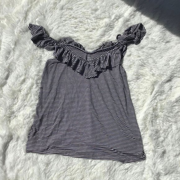 Torrid Super soft Ruffle tank size 0 (L) - Picture 3 of 8